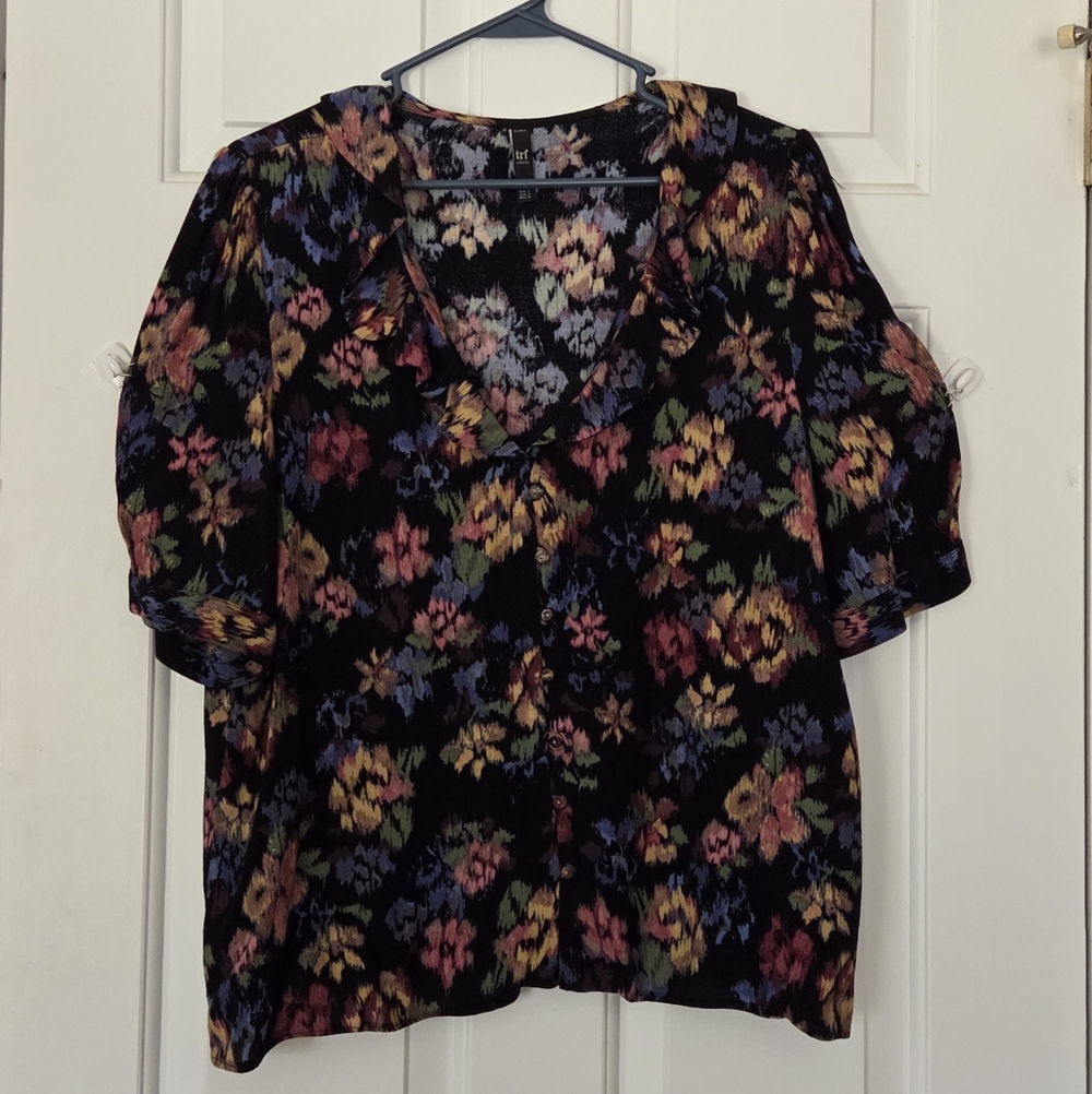 Zara Black Floral V-Neck Puff Sleeve Blouse